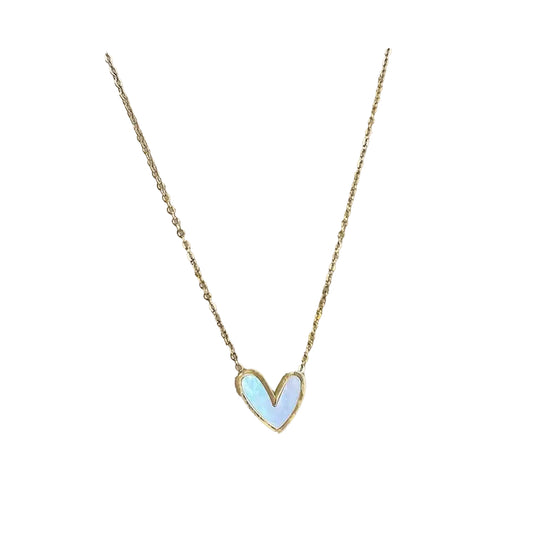 Love Heart Pendant Necklace - Timeless Elegance for Loved Ones - Kabukis
