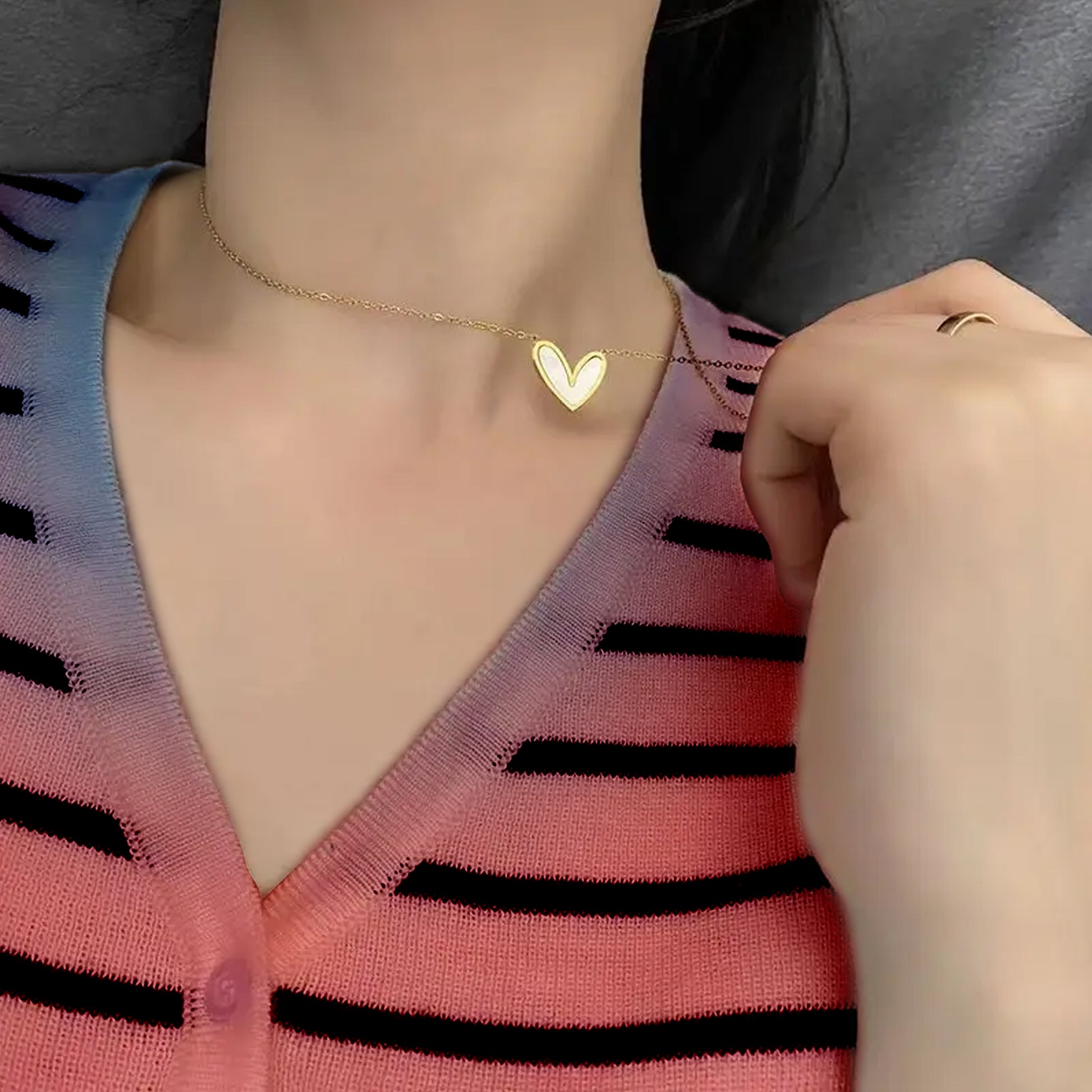 Love Heart Pendant Necklace - Timeless Elegance for Loved Ones - Kabukis