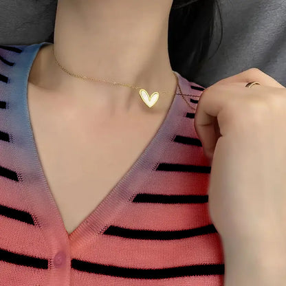 Love Heart Pendant Necklace - Timeless Elegance for Loved Ones - Kabukis